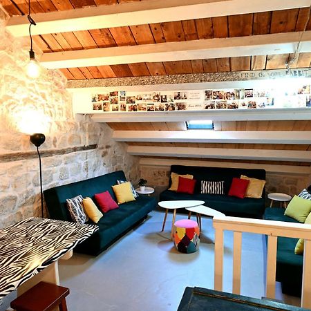 White Rabbit Hostel Hvar Town Luaran gambar