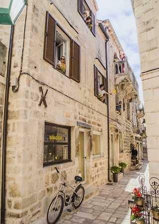 White Rabbit Hostel Hvar Town Luaran gambar