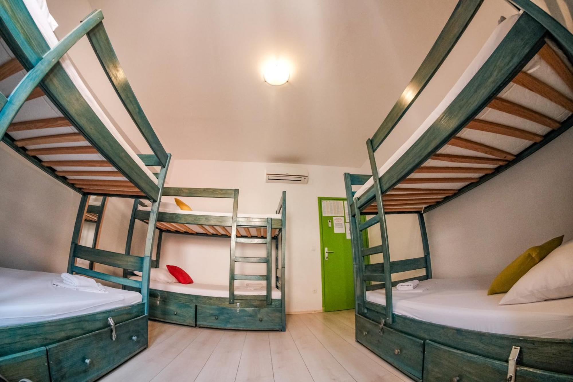 White Rabbit Hostel Hvar Town Luaran gambar