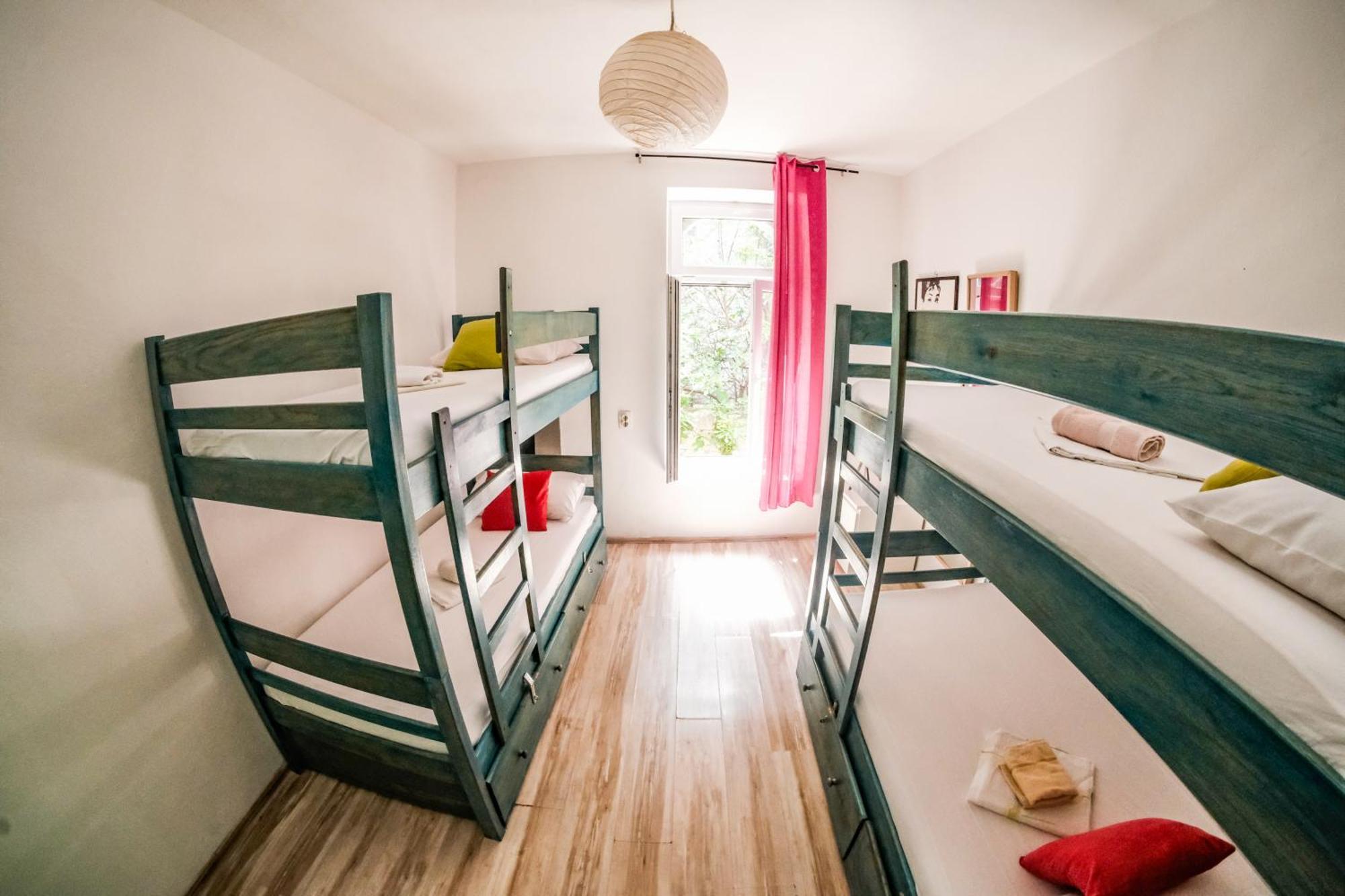 White Rabbit Hostel Hvar Town Luaran gambar