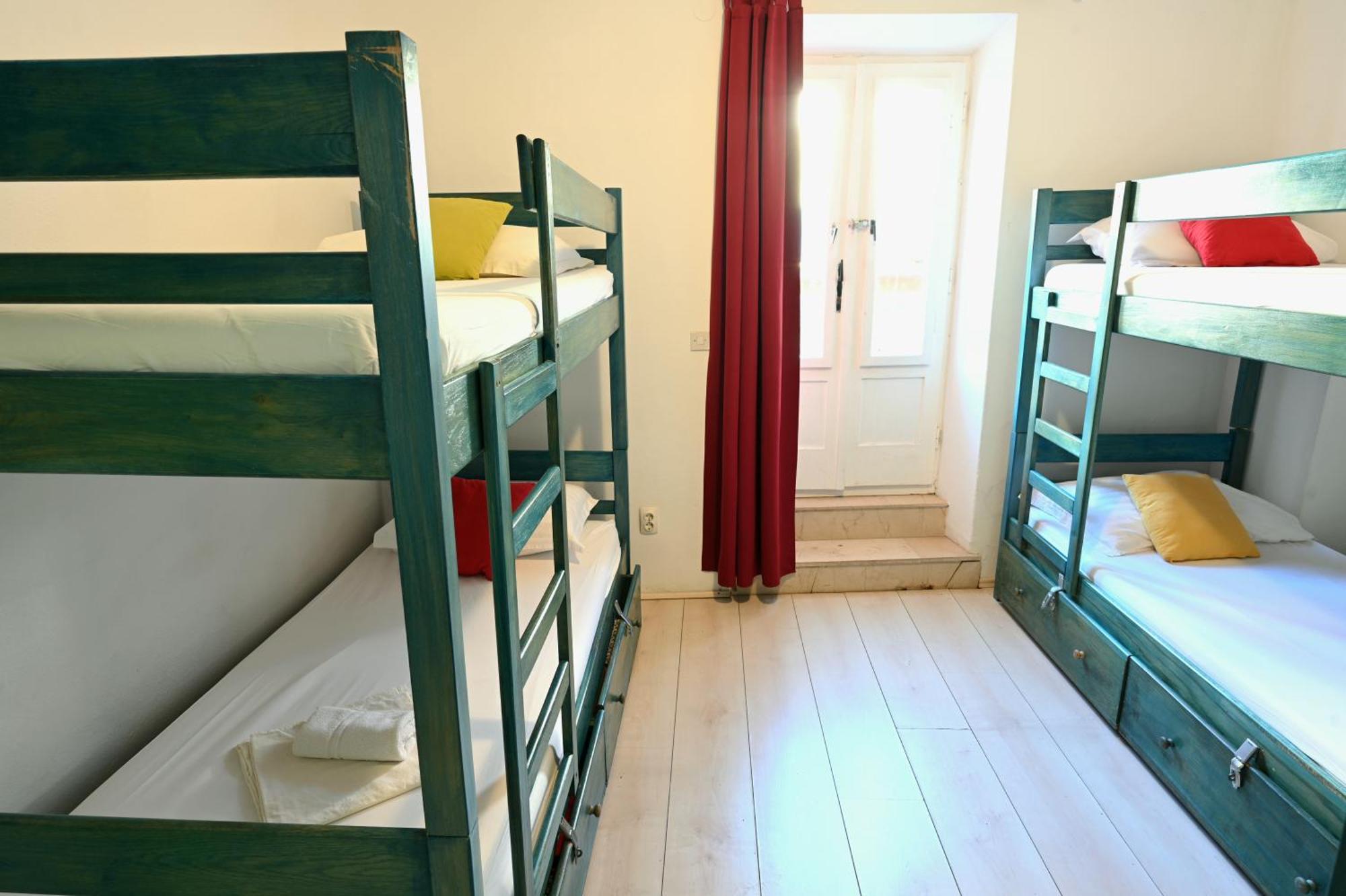 White Rabbit Hostel Hvar Town Luaran gambar