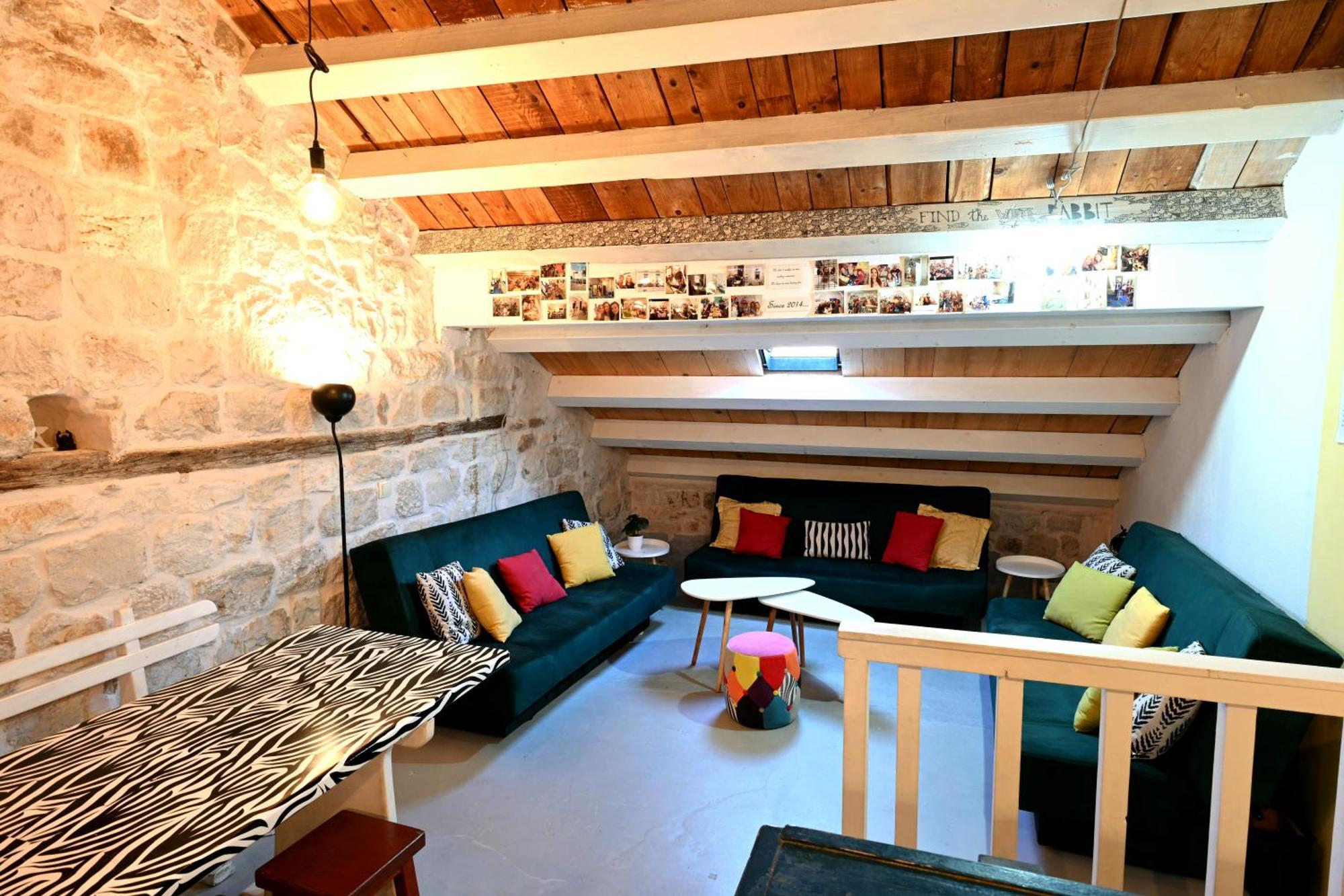 White Rabbit Hostel Hvar Town Luaran gambar
