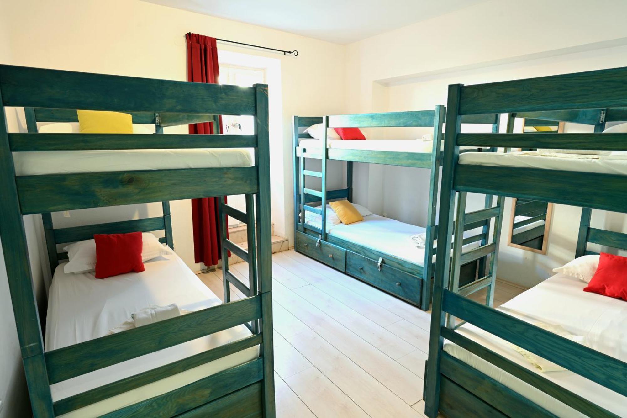 White Rabbit Hostel Hvar Town Luaran gambar