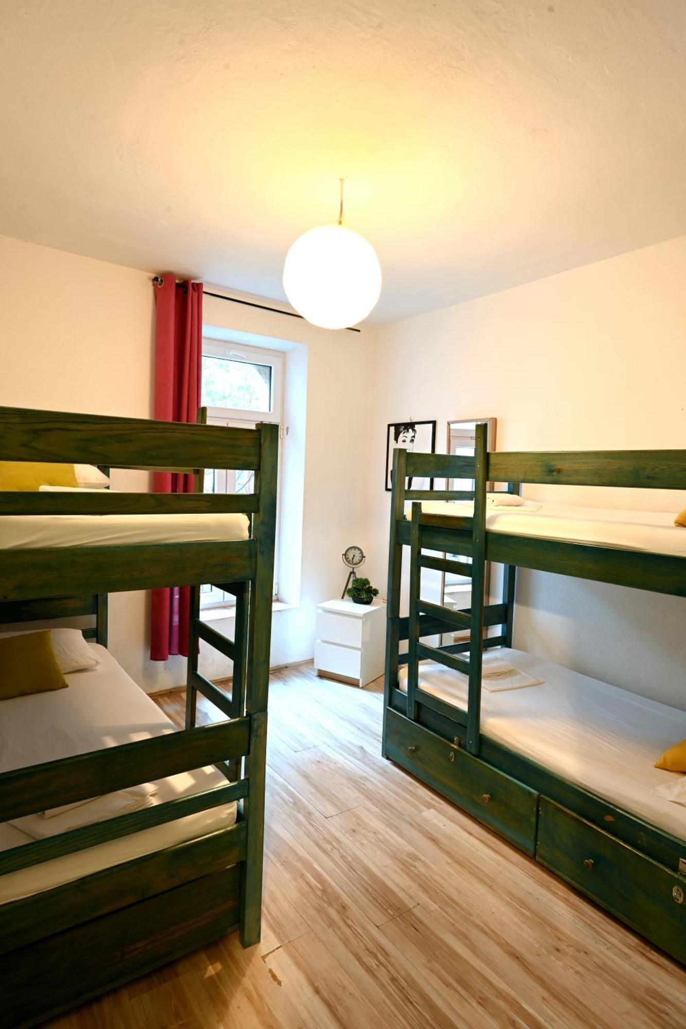 White Rabbit Hostel Hvar Town Luaran gambar