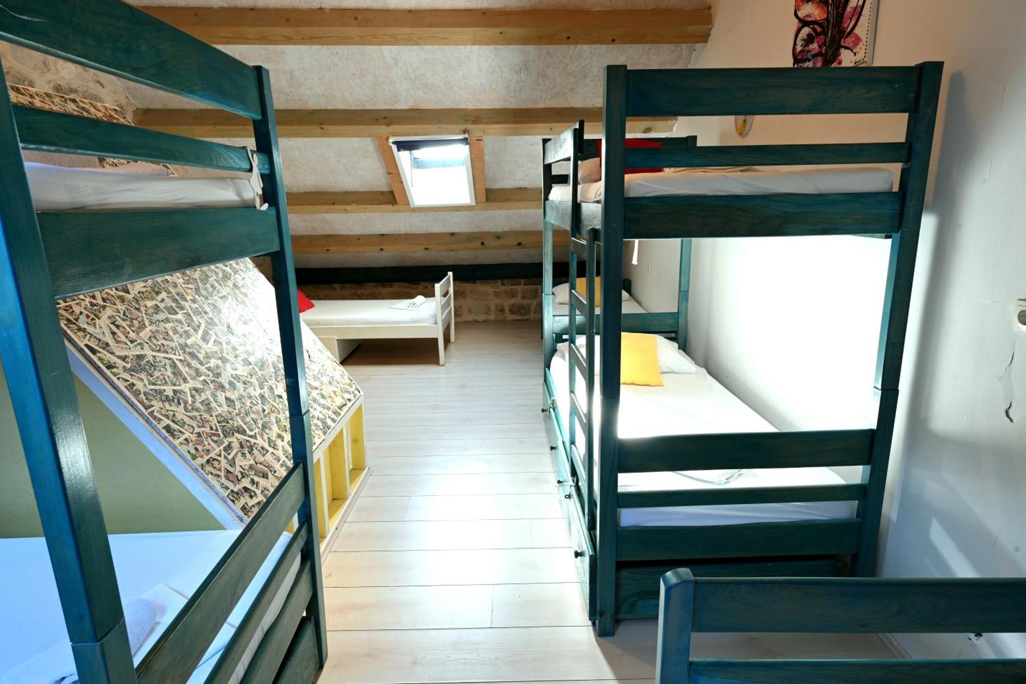 White Rabbit Hostel Hvar Town Luaran gambar