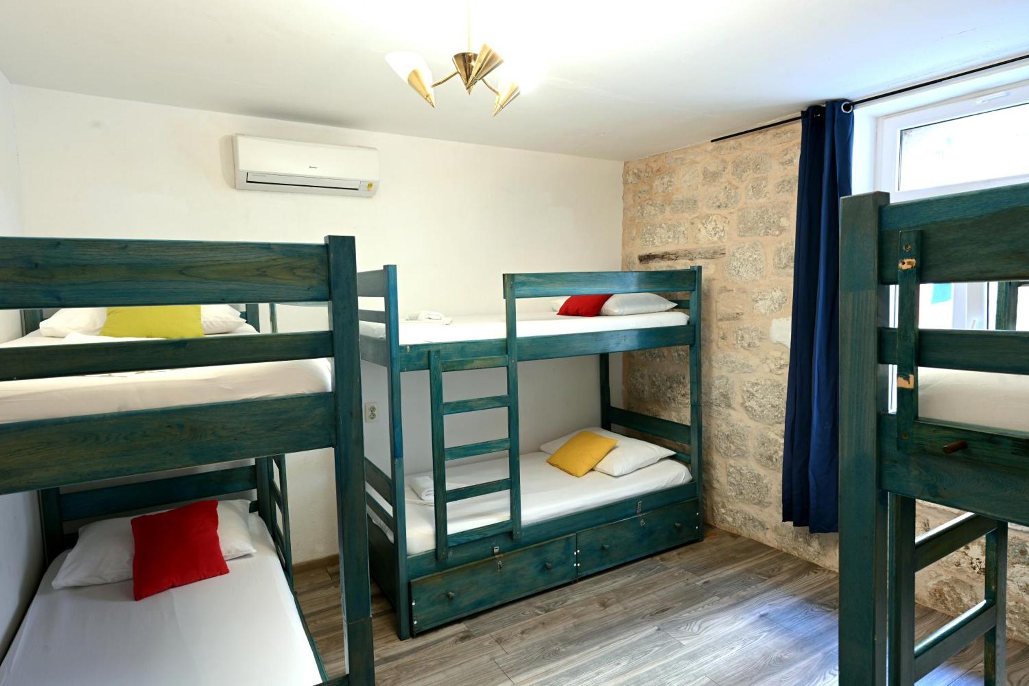 White Rabbit Hostel Hvar Town Luaran gambar